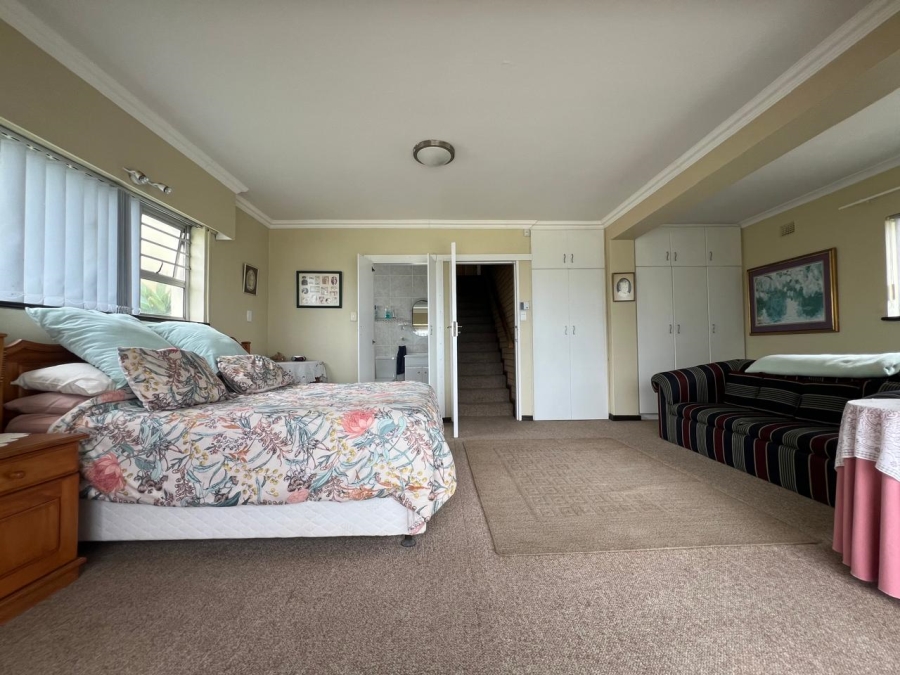 5 Bedroom Property for Sale in Seaview Eastern Cape